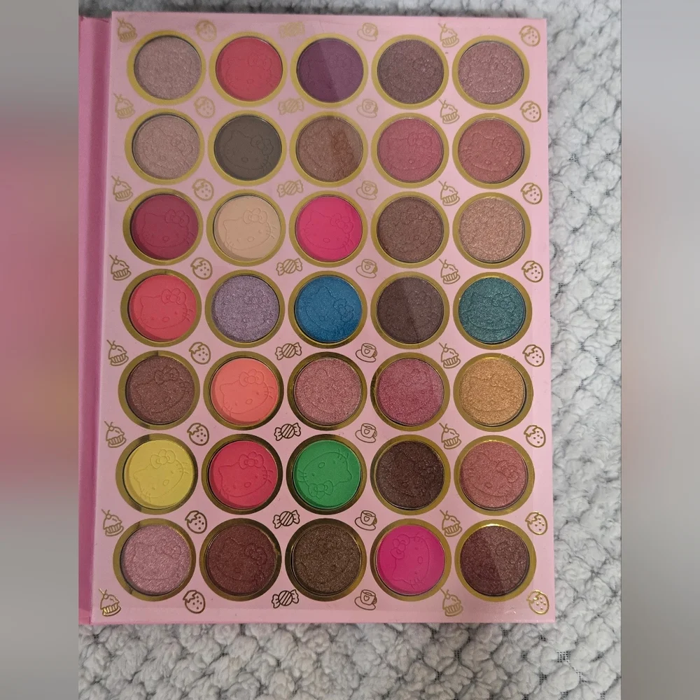 Hello Kitty 35 Colors Eyeshadow Palette- Pink And Whitte